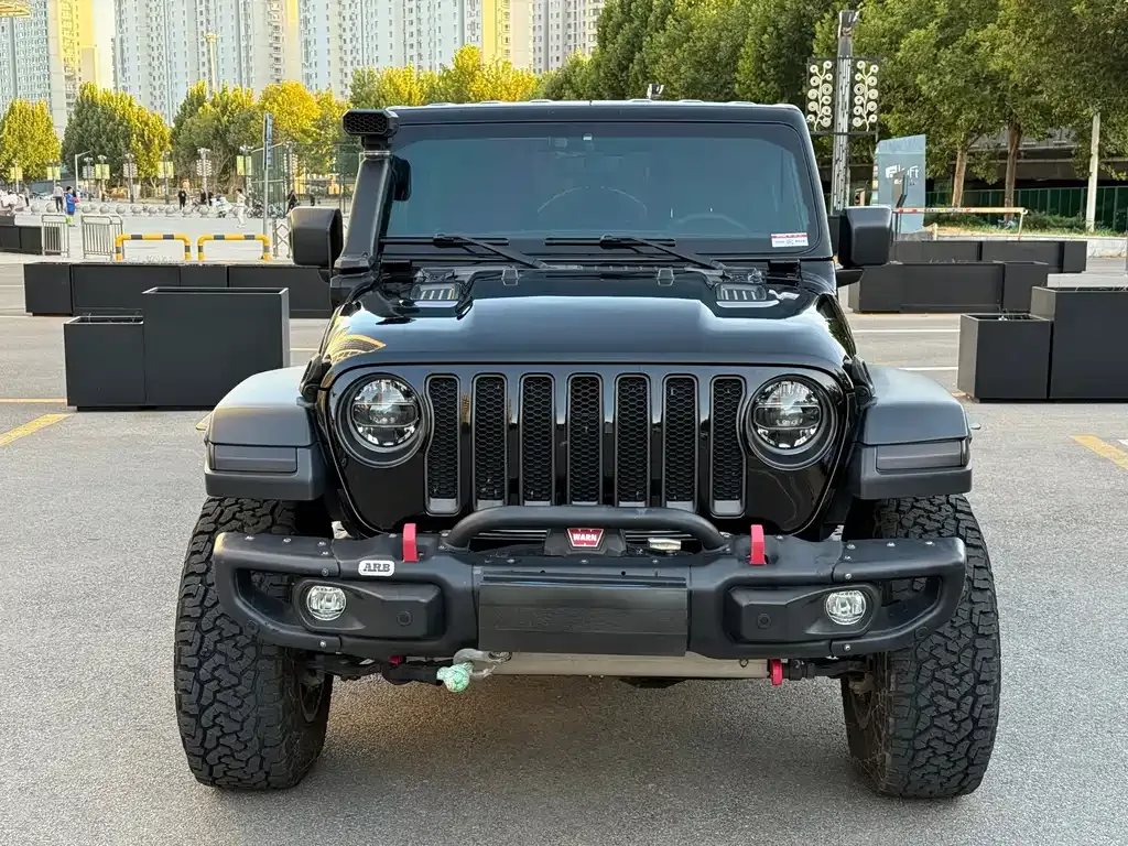 Jeep Wrangler — фото 8