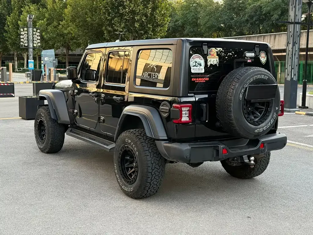 Jeep Wrangler — фото 5