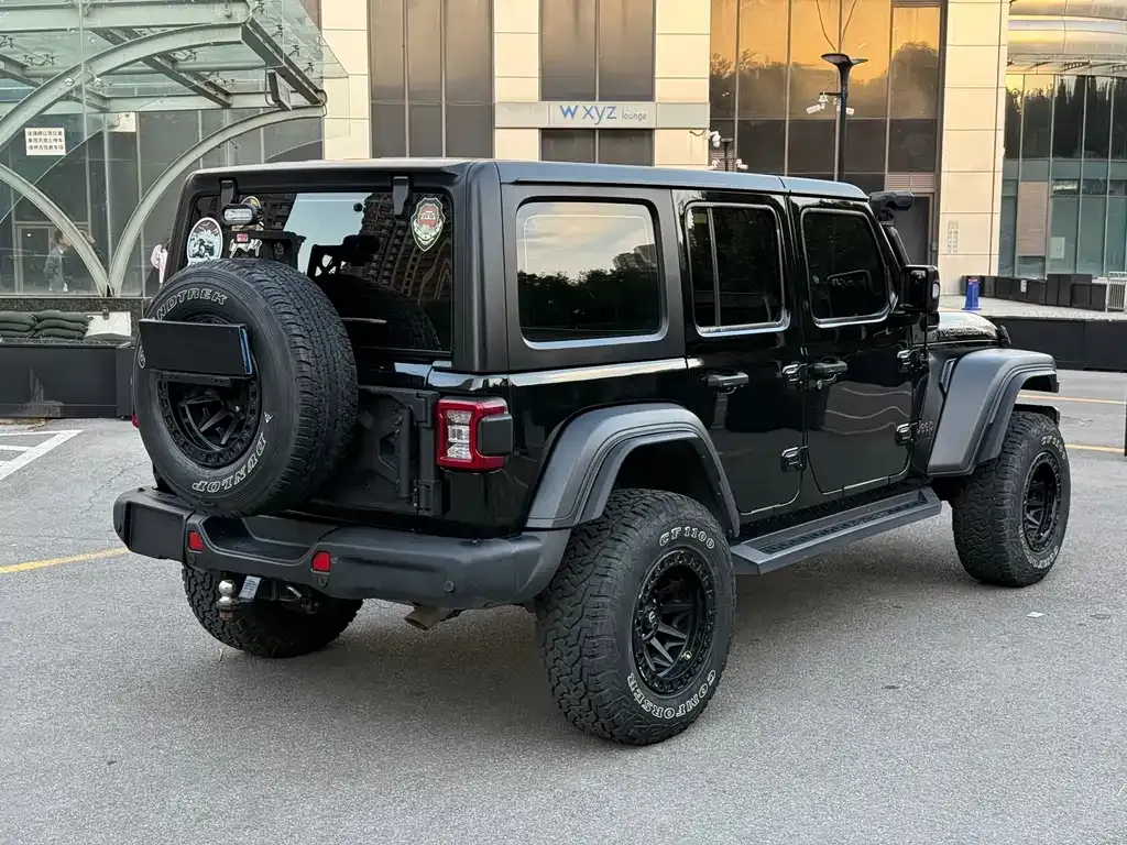 Jeep Wrangler — фото 7
