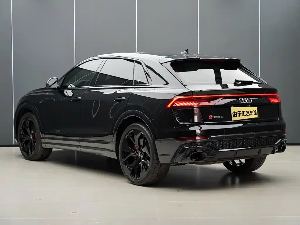 Audi RS Q8 — фото 10