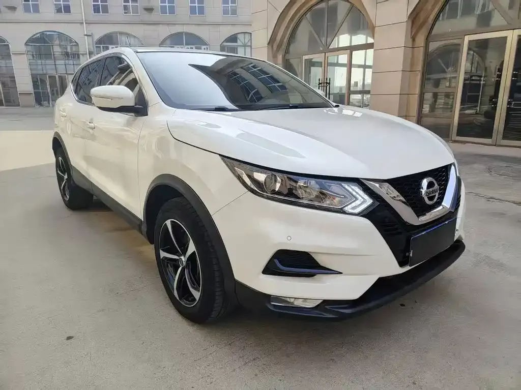 Nissan Qashqai — фото 1