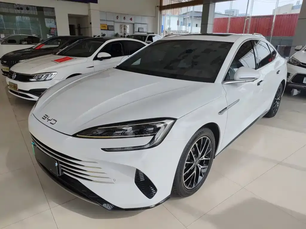 BYD Seal — фото 1
