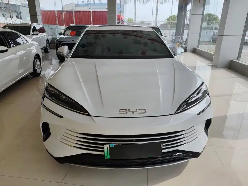BYD Seal — фото 3