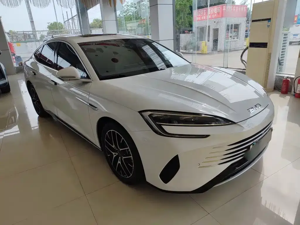 BYD Seal — фото 8