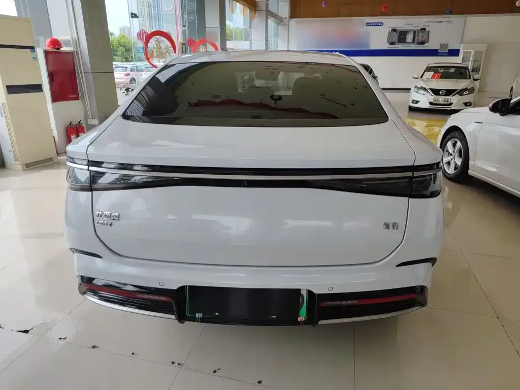 BYD Seal — фото 6