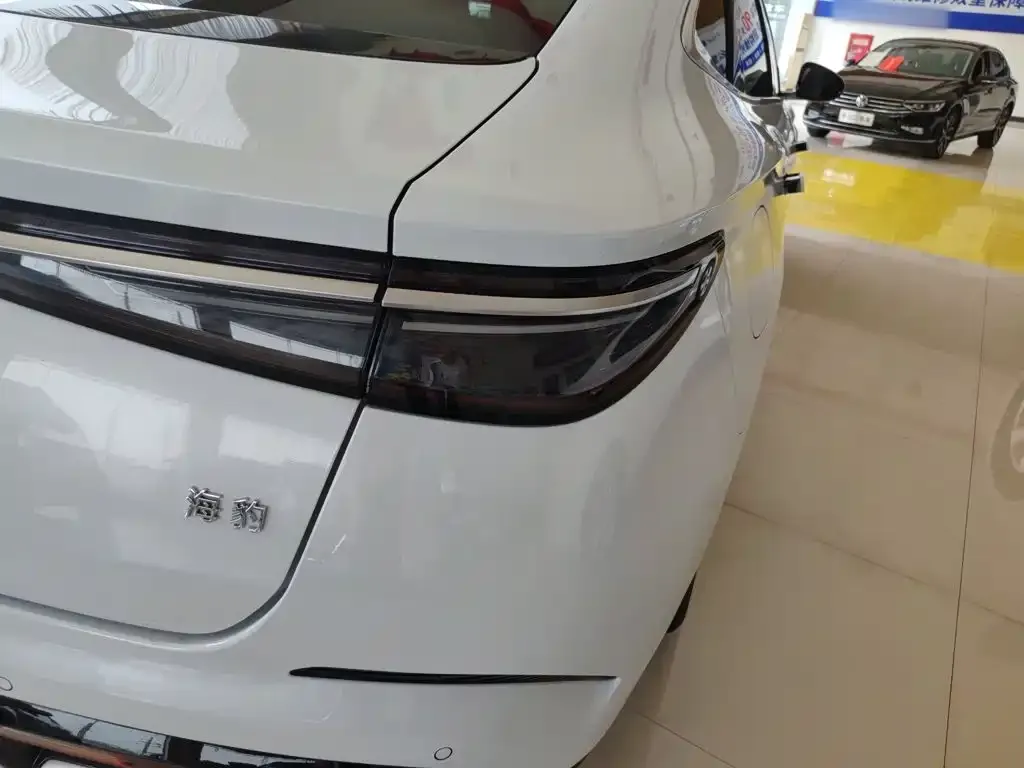 BYD Seal — фото 2
