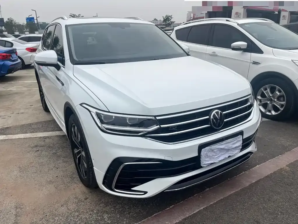 Volkswagen Tiguan L — фото 3