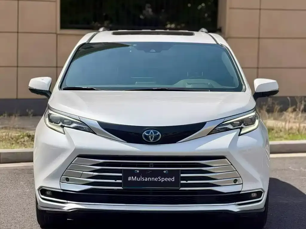 Toyota Sienna — фото 7
