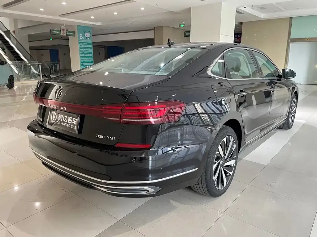 Volkswagen Passat — фото 3