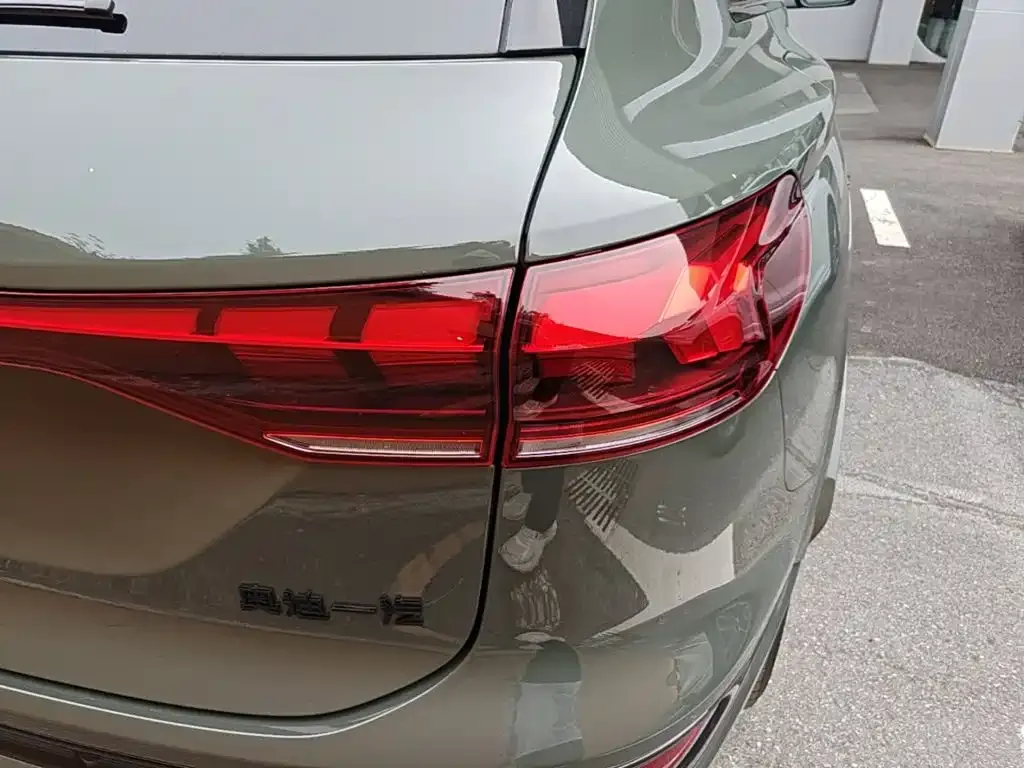 Audi Q6L e-tron — фото 10