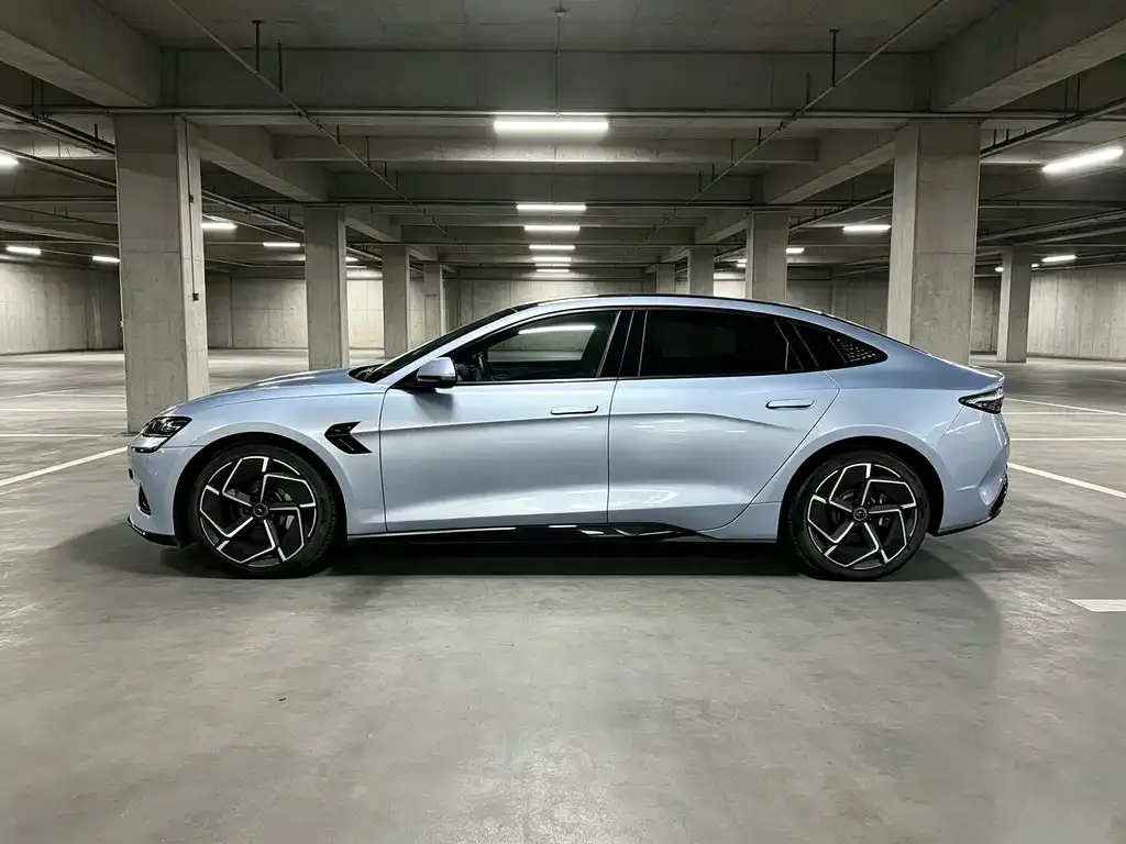 BYD Seal — фото 9