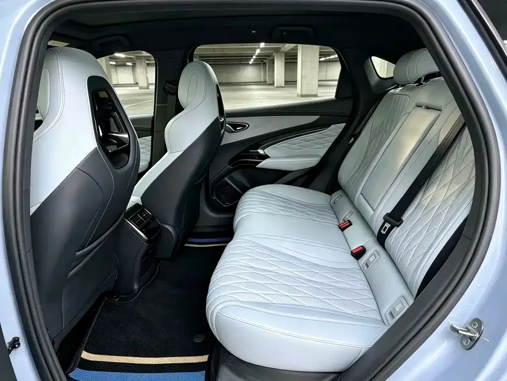 BYD Seal — фото 2