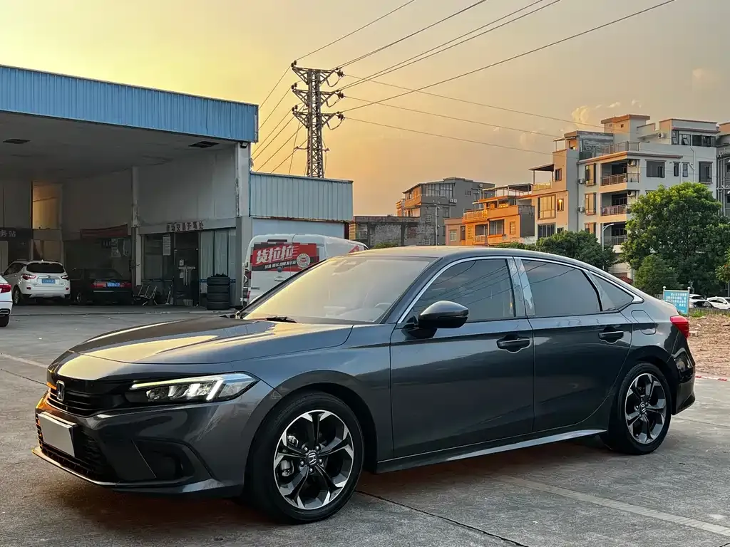 Honda Civic — фото 1