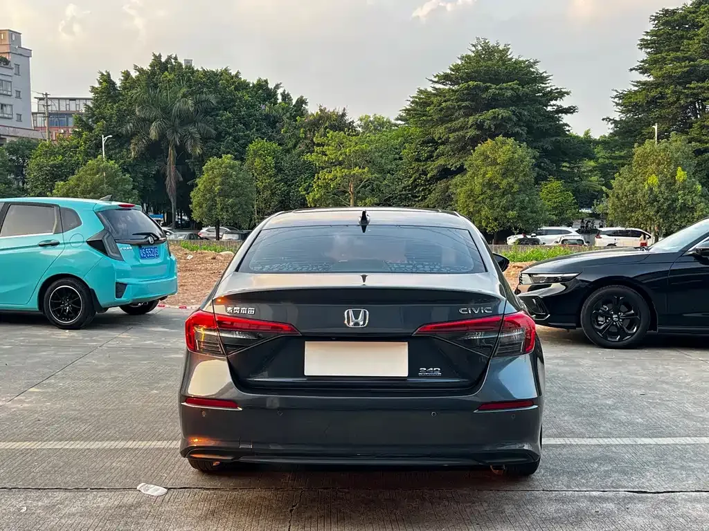Honda Civic — фото 9