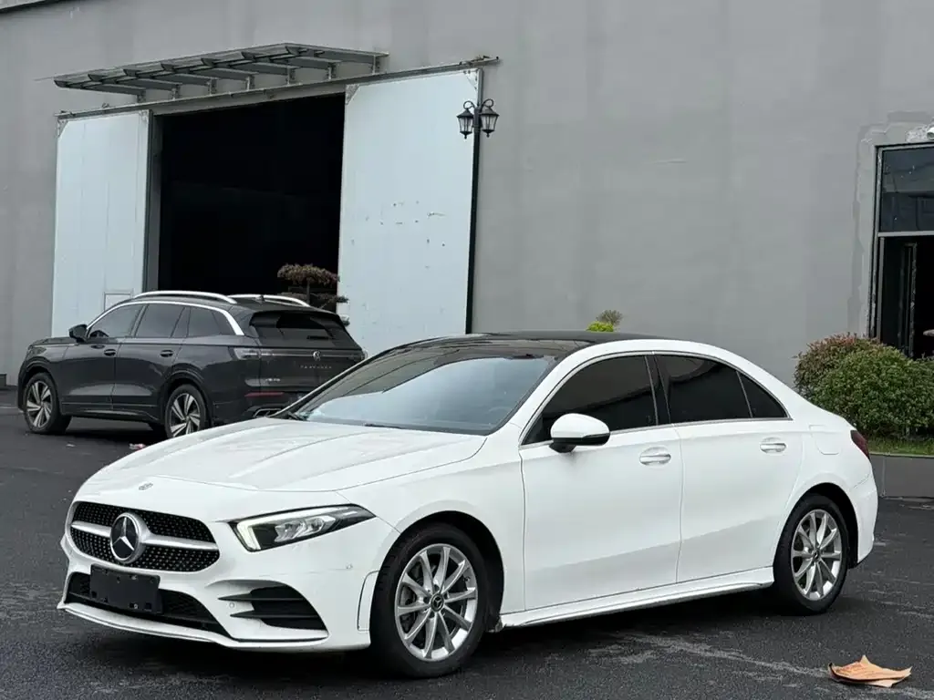 Mercedes-Benz A-Class — фото 1