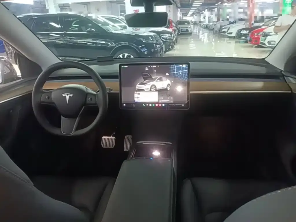 Tesla Model Y — фото 5