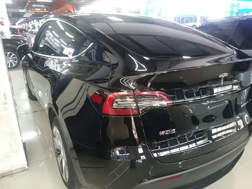 Tesla Model Y — фото 7