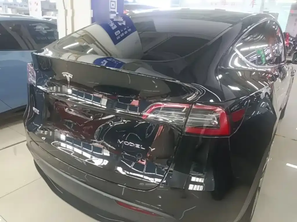 Tesla Model Y — фото 6