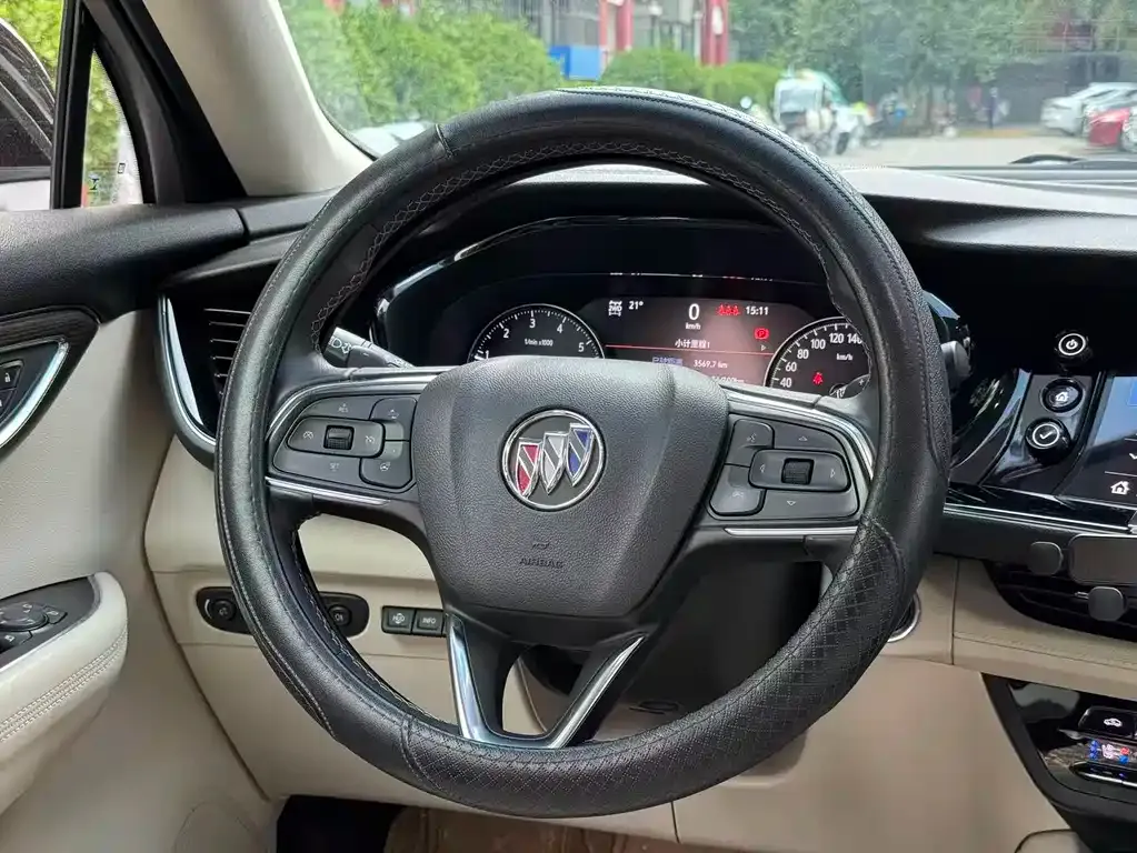 Buick Envision Plus — фото 10