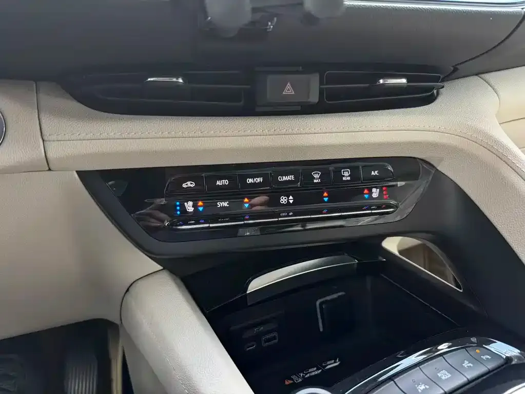 Buick Envision Plus — фото 2