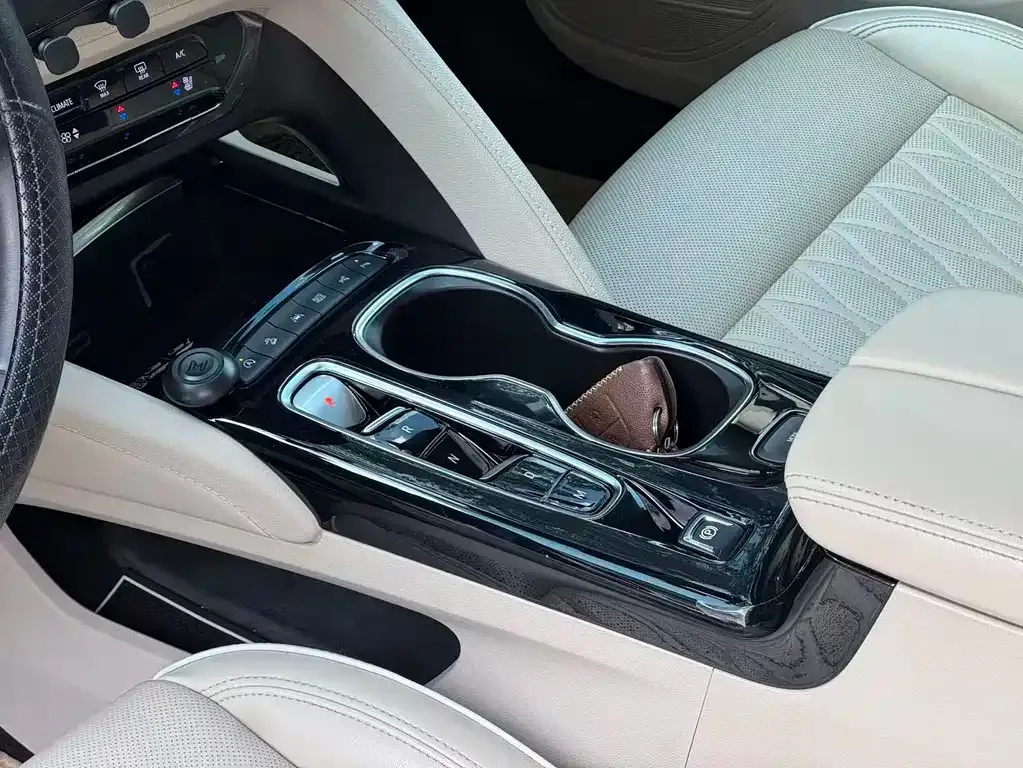 Buick Envision Plus — фото 6