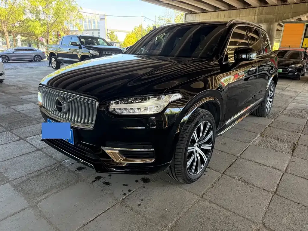 Volvo XC90 — фото 1