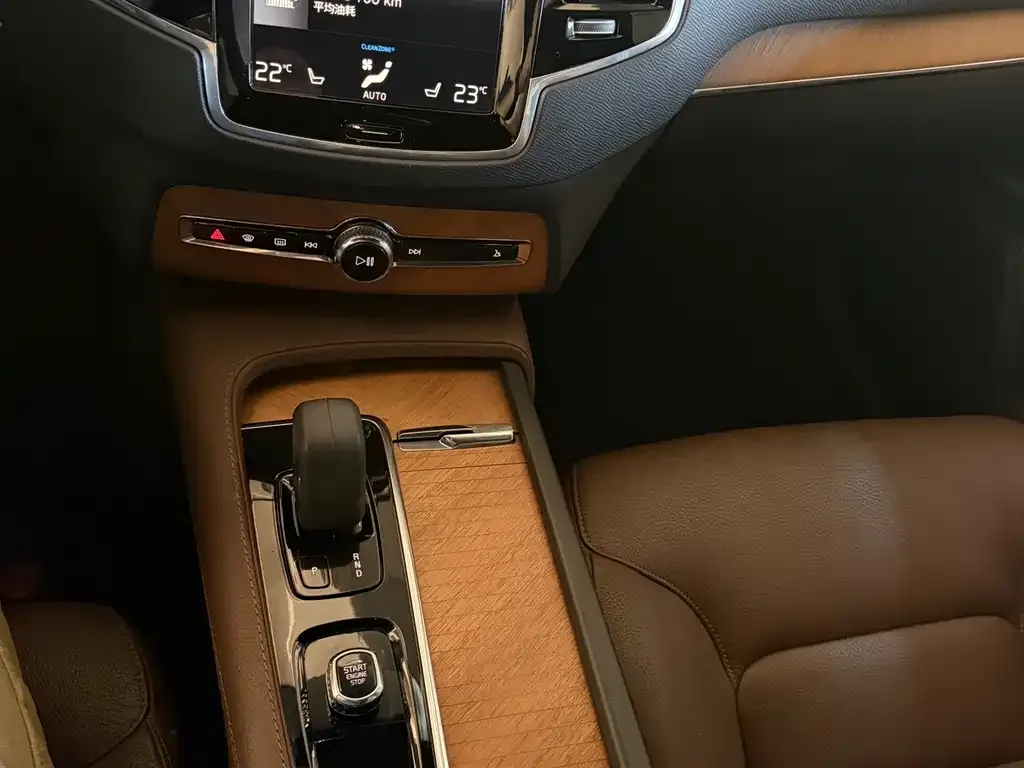 Volvo XC90 — фото 4