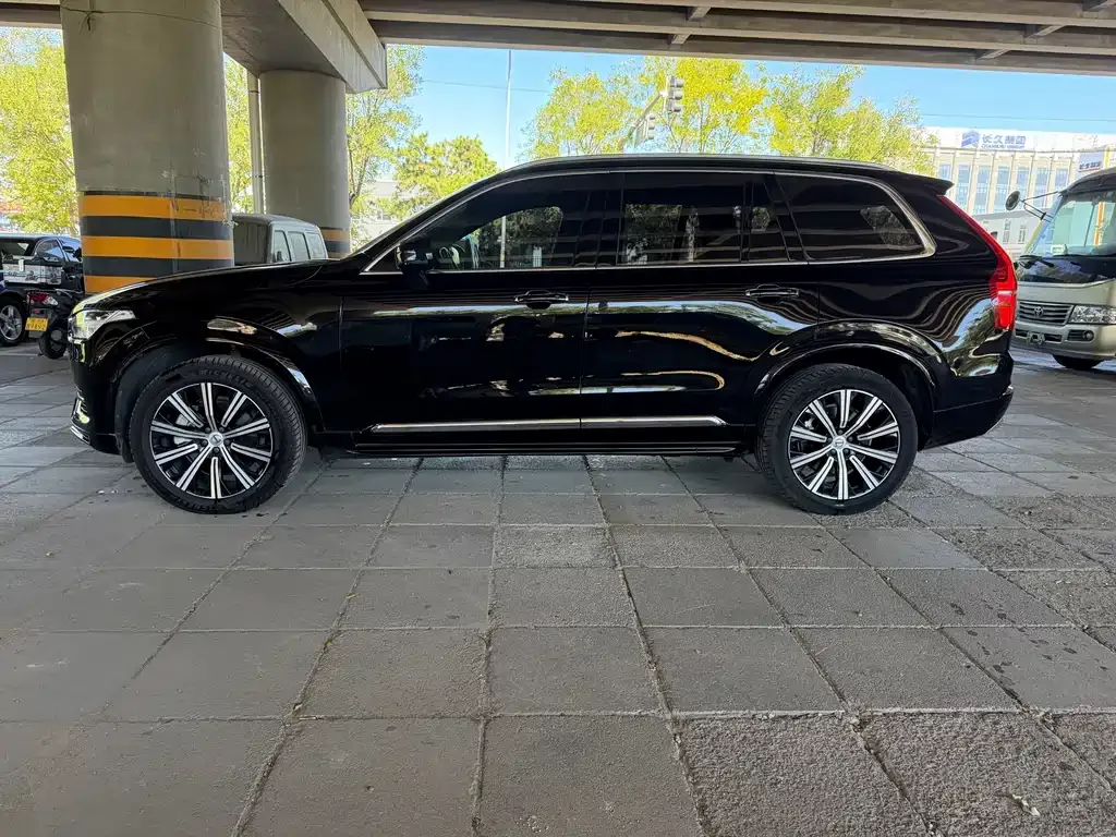 Volvo XC90 — фото 10