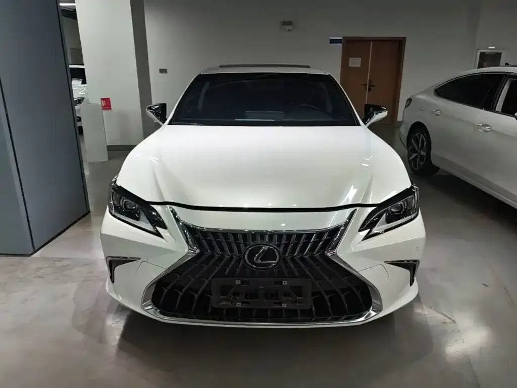 Lexus ES — фото 10