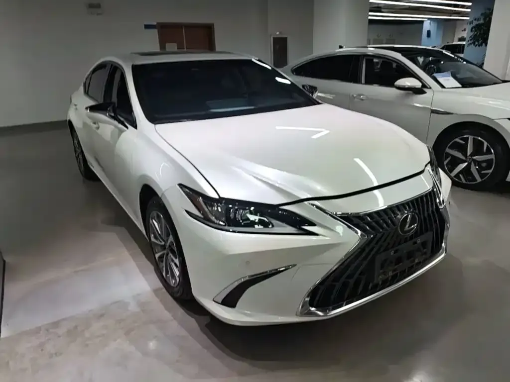 Lexus ES — фото 5