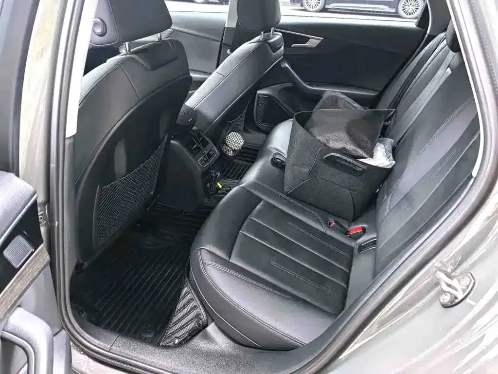 Audi A4 (Import) — фото 2