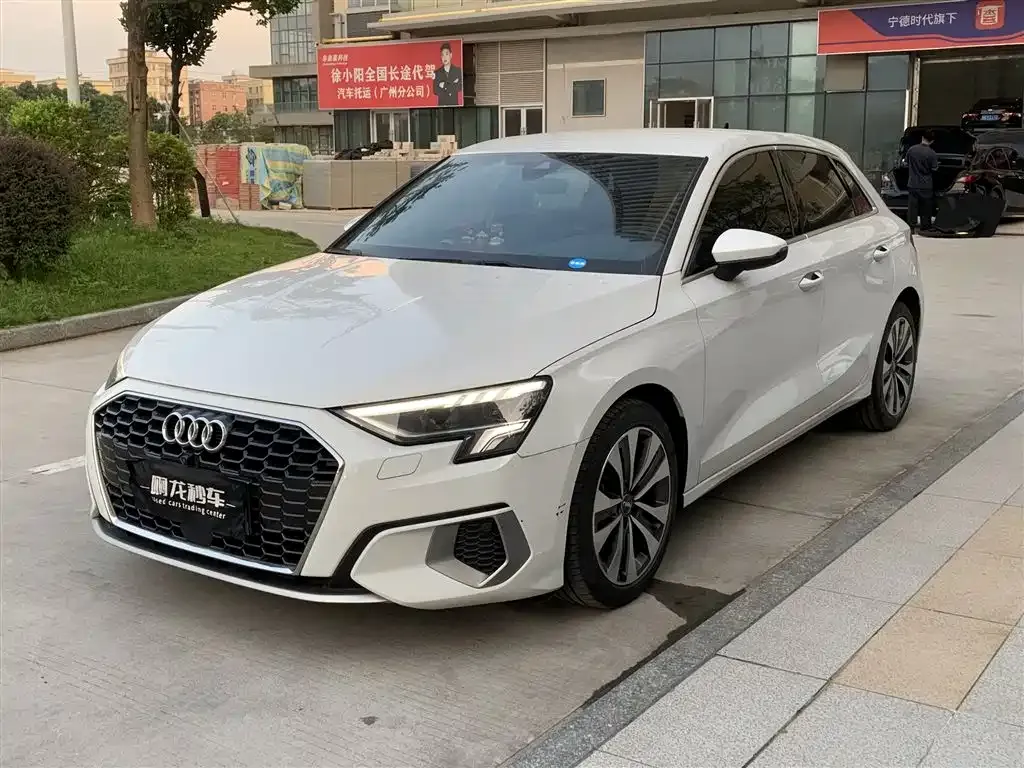 Audi A3 — фото 1