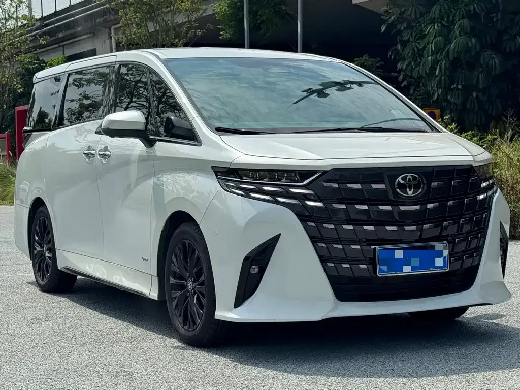 Toyota Alphard — фото 5