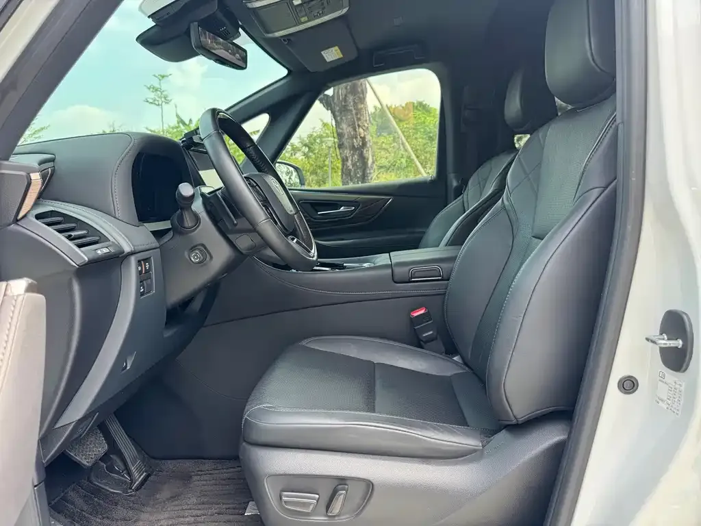 Toyota Alphard — фото 3