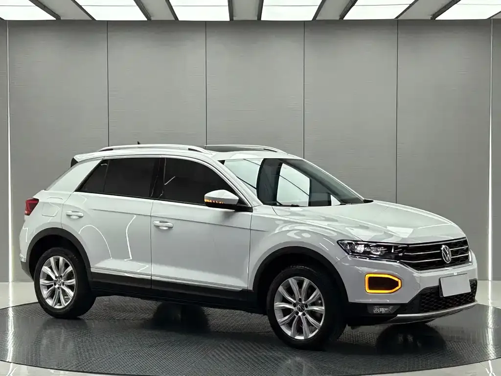 Volkswagen T-Roc — фото 7
