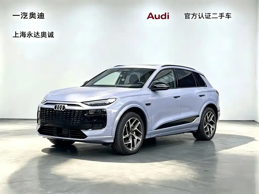 Audi Q6L e-tron — фото 1
