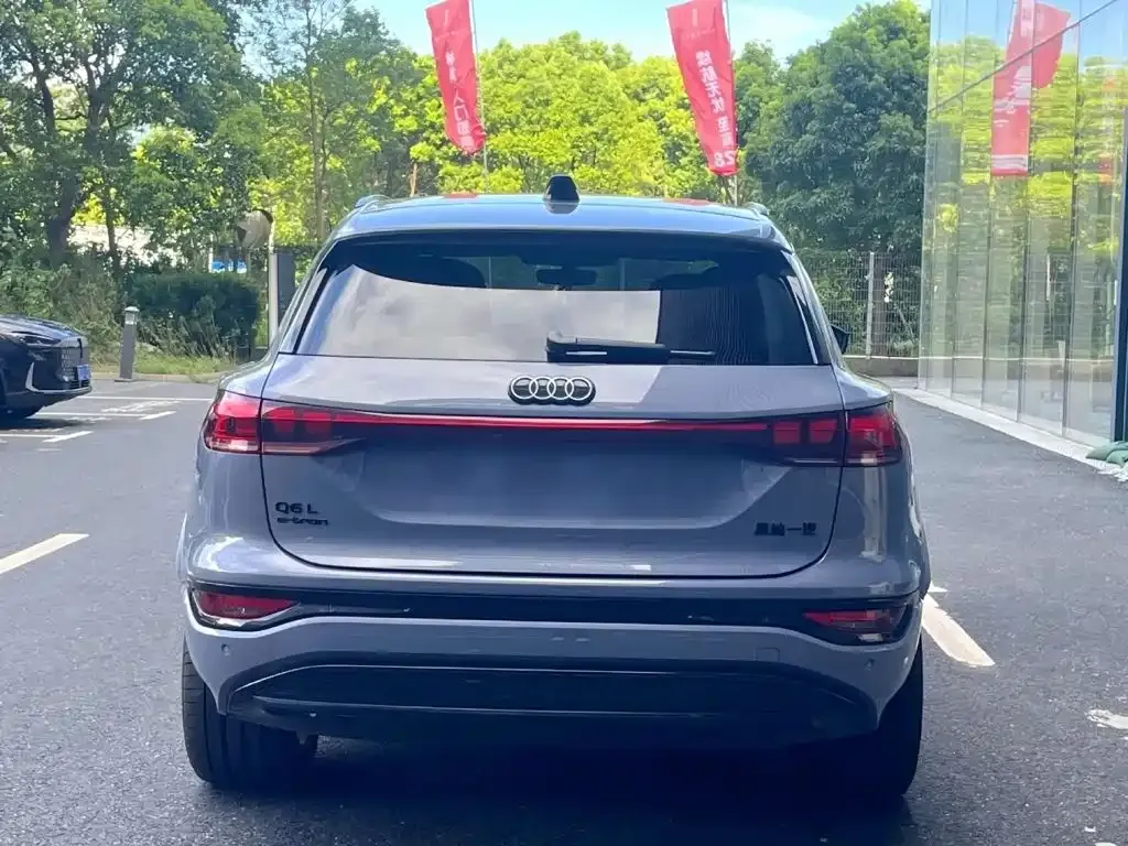 Audi Q6L e-tron — фото 8