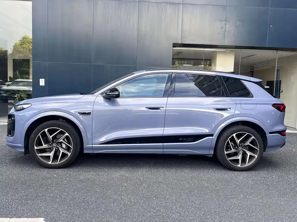 Audi Q6L e-tron — фото 6