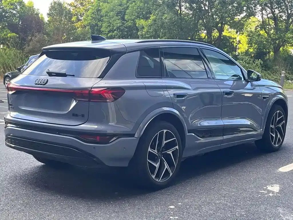 Audi Q6L e-tron — фото 9