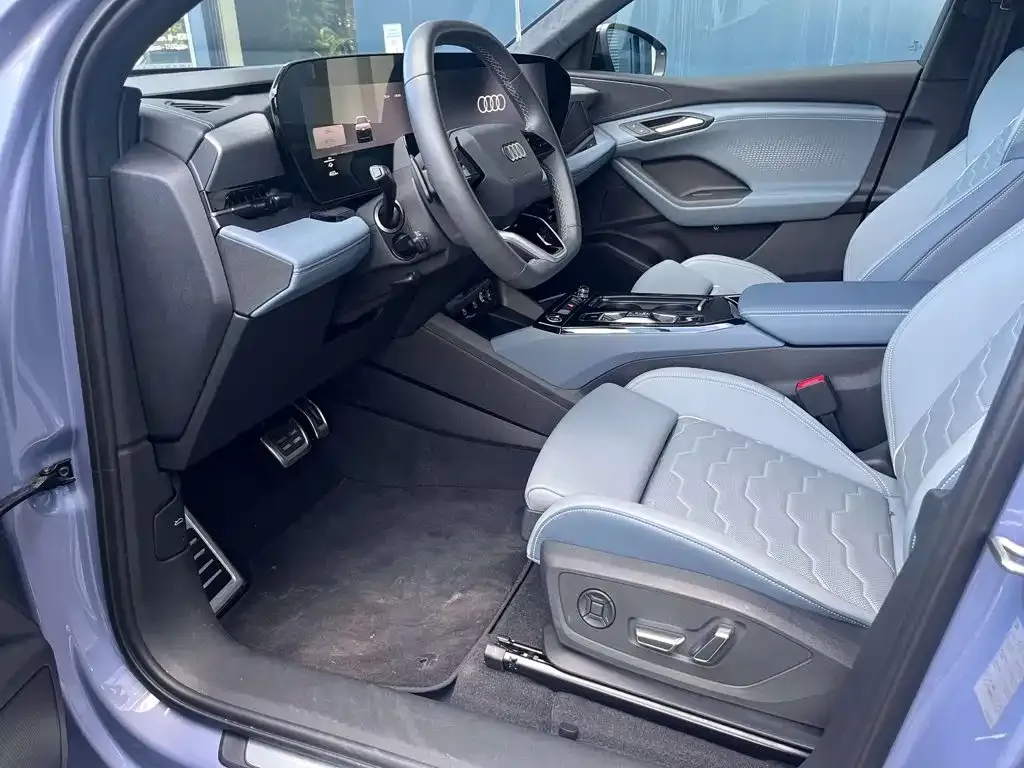 Audi Q6L e-tron — фото 10