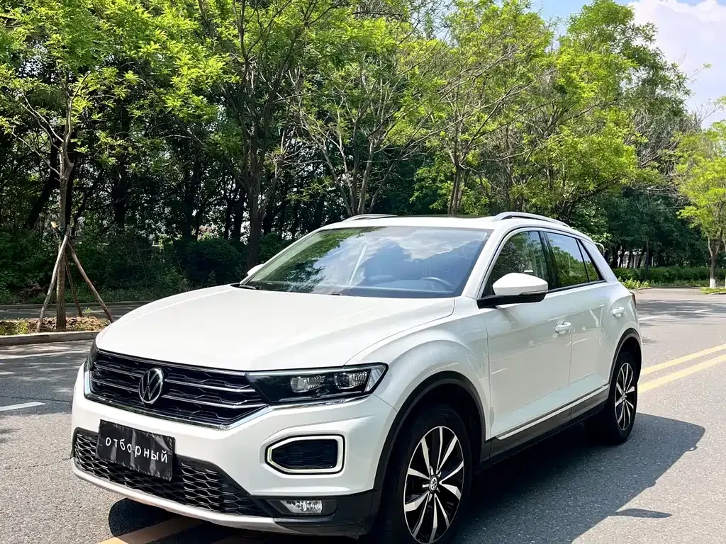 Volkswagen T-Roc — фото 1