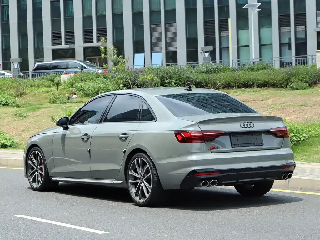 Audi S4 — фото 7