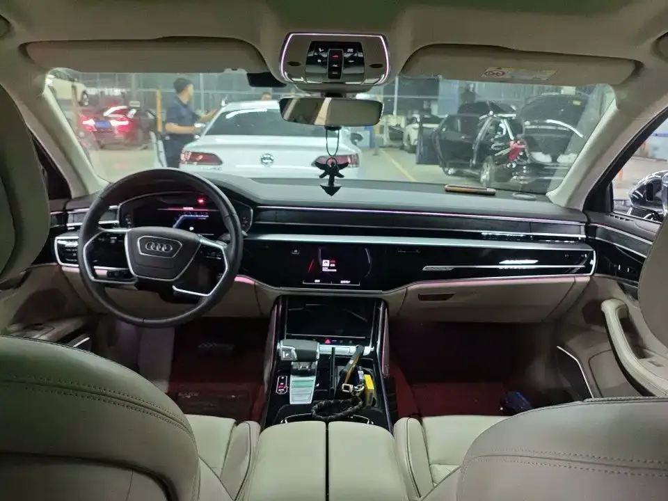 Audi A8 — фото 3