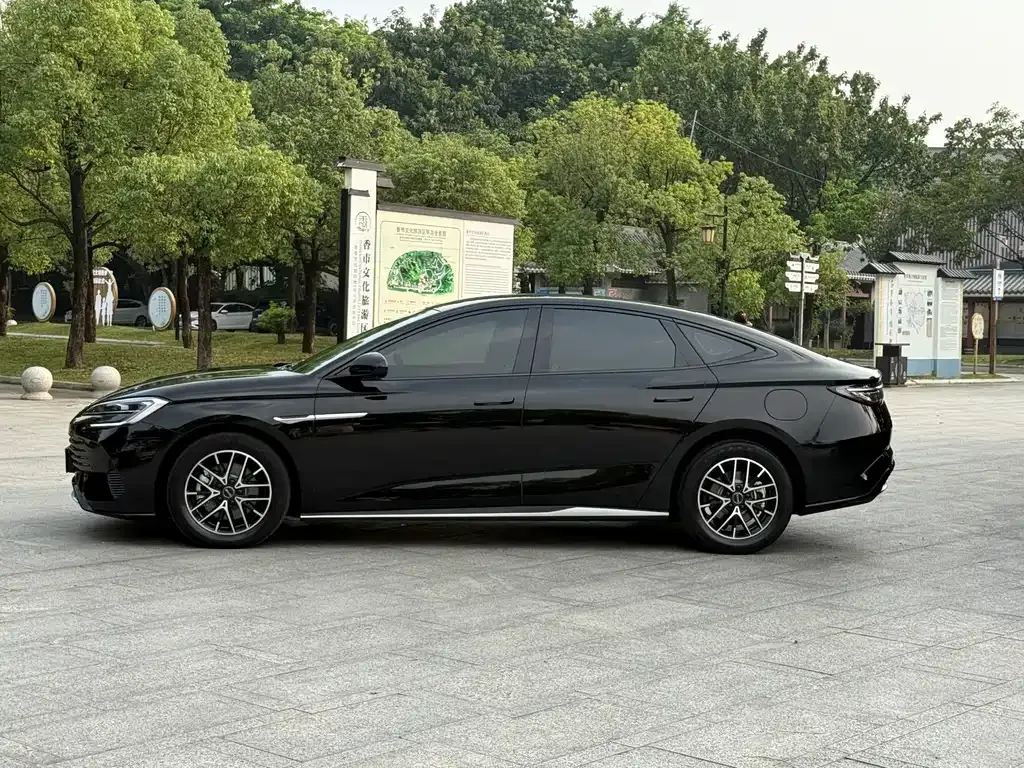 BYD Seal — фото 5