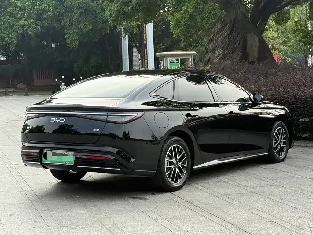 BYD Seal — фото 3