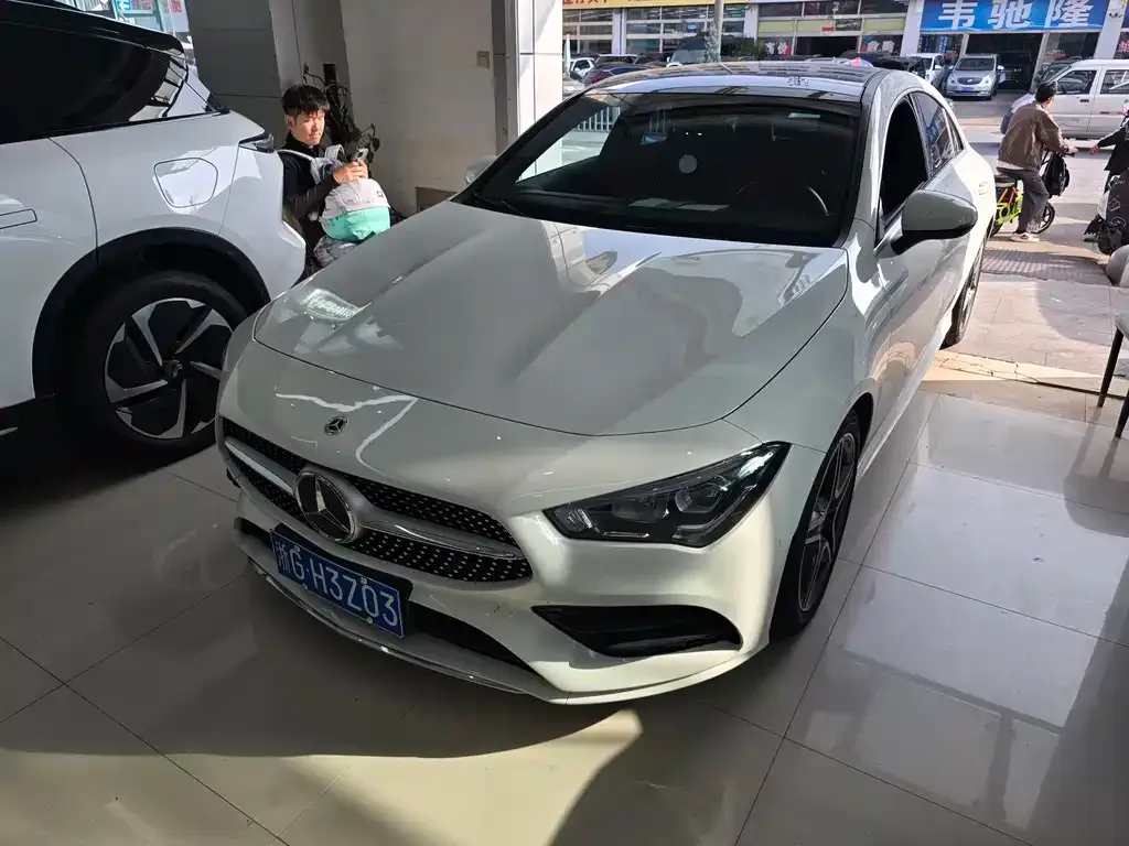 Mercedes-Benz GLA — фото 1