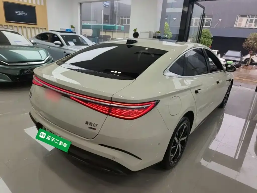 BYD Seal 07 DM-i — фото 8
