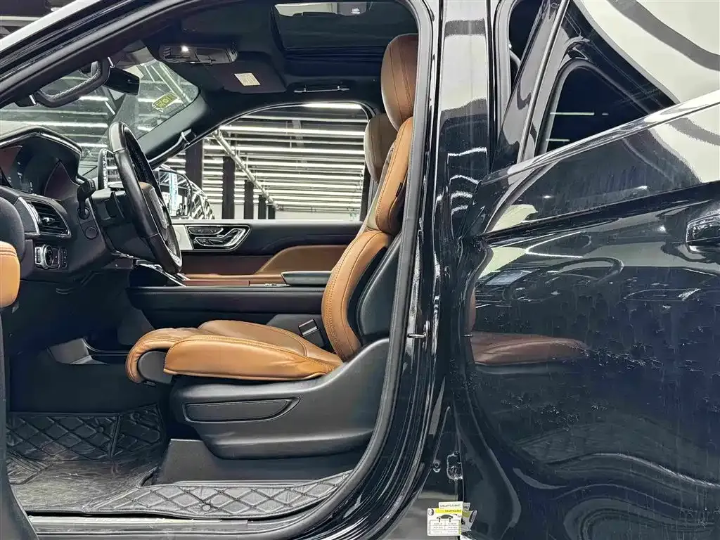 Lincoln Navigator — фото 10