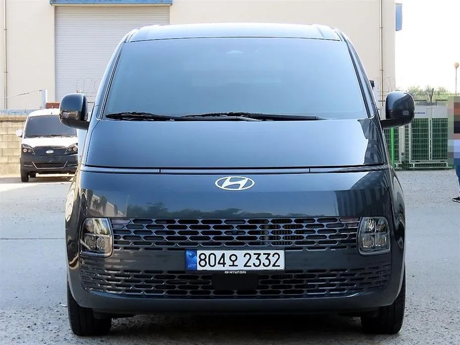 Hyundai Staria — фото 1