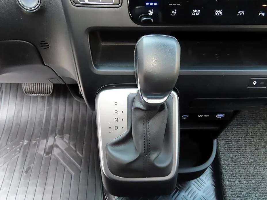 Hyundai Staria — фото 4